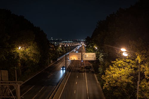 Foto d'estoc gratuïta de carretera, ciutat, ciutat de nit