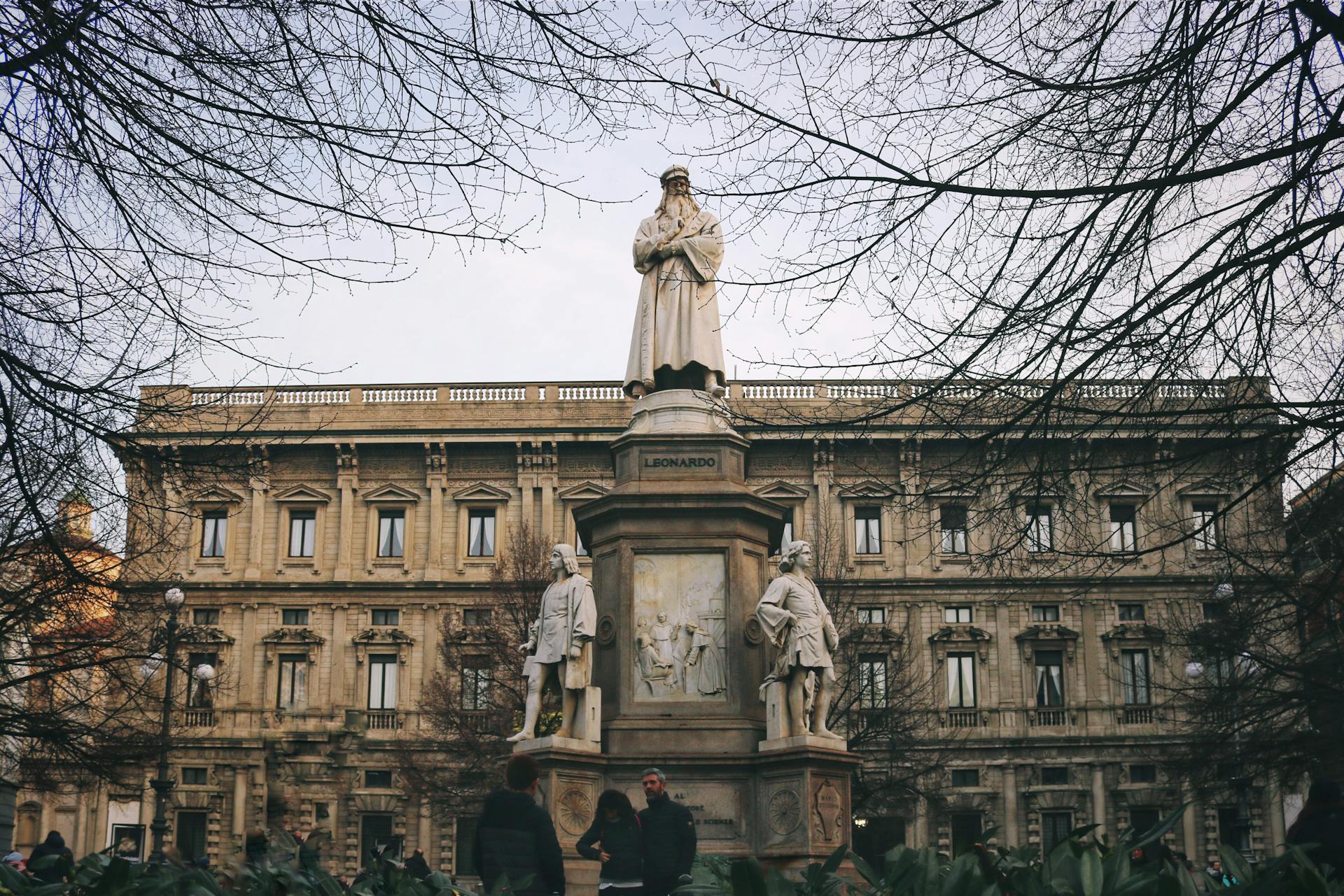 Monument to Leonardo da Vinci in Milan