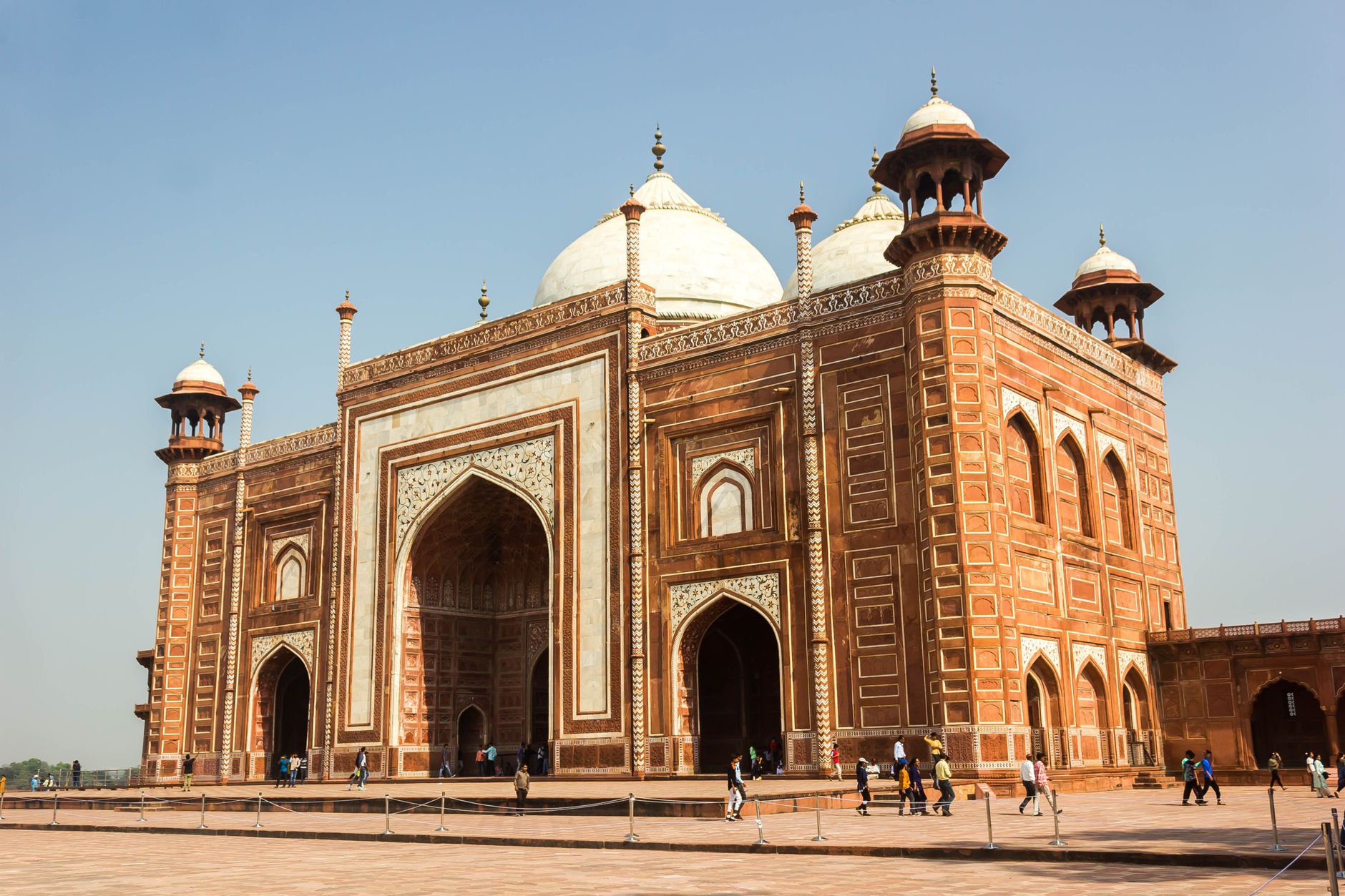 Featured image for the article: Moti Masjid’s marble courtyard remains behind locked doors at Red Fort