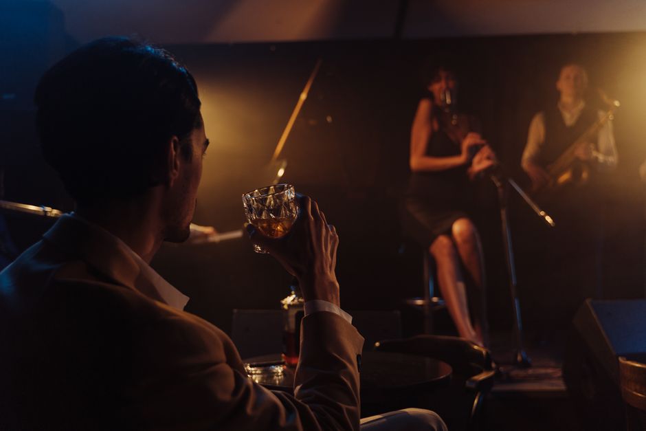 Club FCC Angkor : soirée live music et cocktails premium