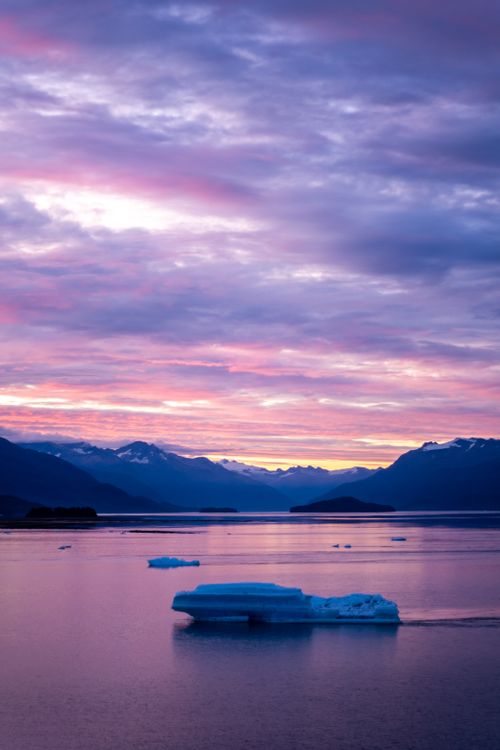 Scenic View of Lake during Twilight · Free Stock Photo