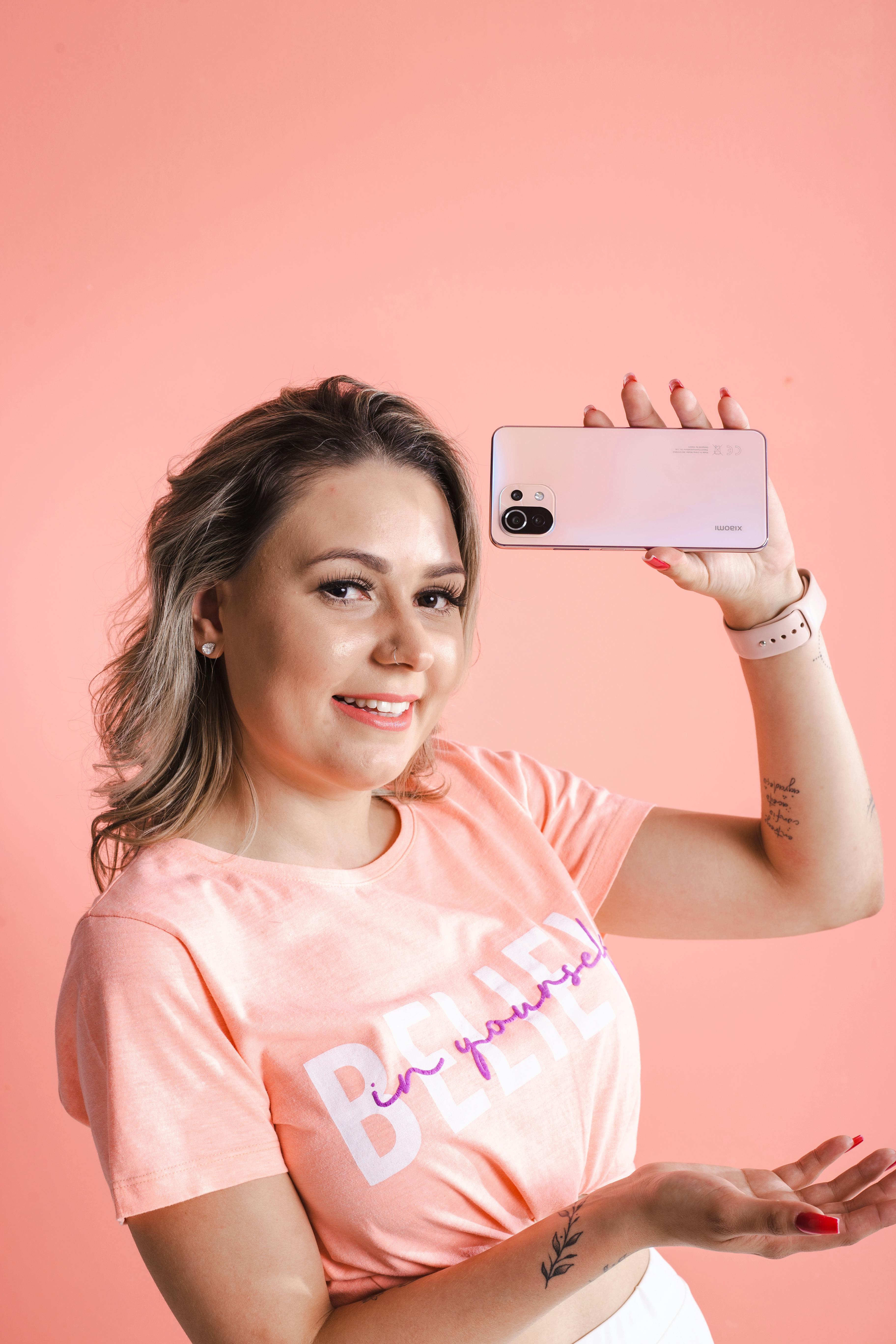 bezplatná Základová fotografie zdarma na téma #krytý, bílé zuby, blond Základová fotografie