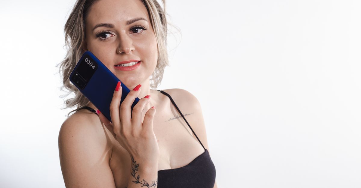 Poco F9 Ultra smartphone Dark Cherry red