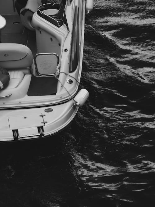 Gratis Immagine gratuita di acqua, barca, bianco Foto a disposizione