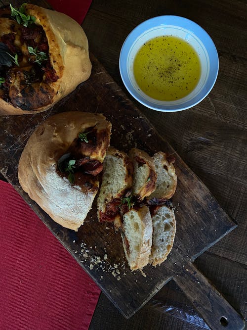 Foto profissional grátis de alimento, cortado, pão