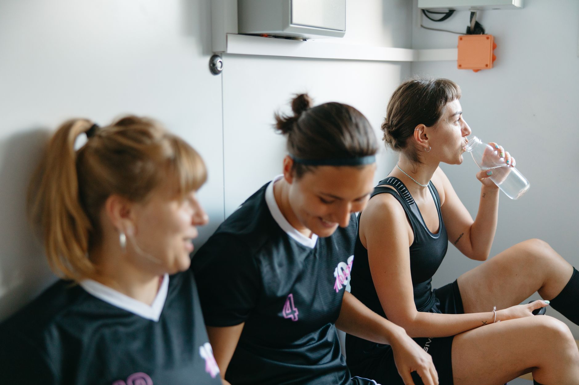 Le calciatrici che congelano gli ovuli è un "enorme passo avanti" o "sessismo"?
