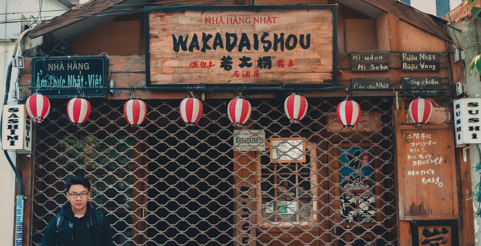 A closed restaurant frontage — Section 11 of the Food Act 1983 allows an officer to order a food premises shut on the spot