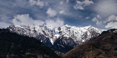 Free Breathtaking view of the snow-covered Himalayan mountains under a clear sky in Shimla, Himachal Pradesh. Stock Photo