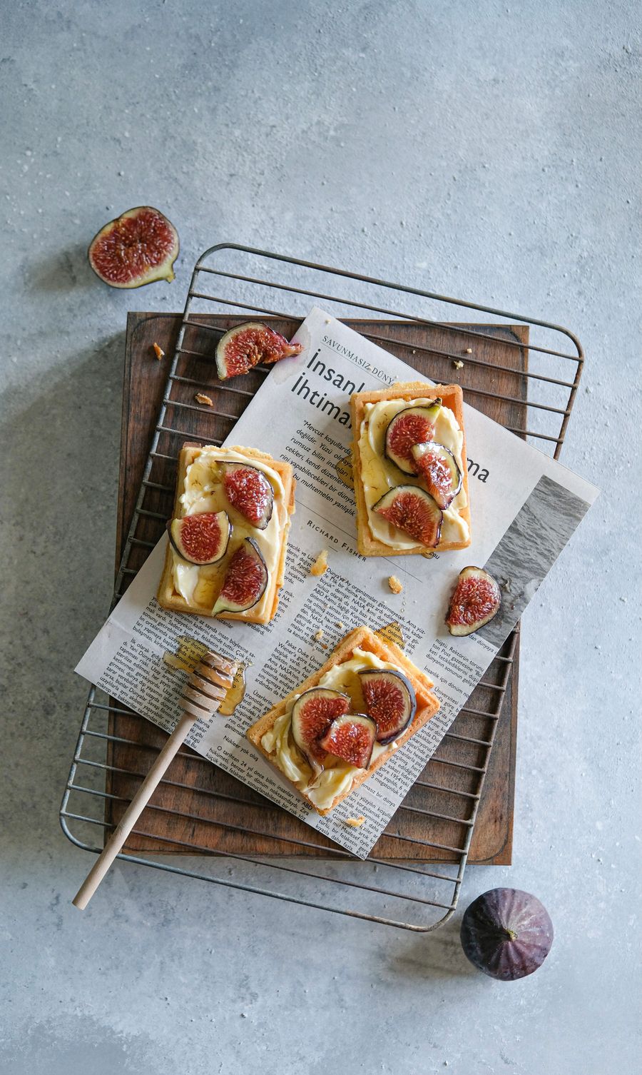 Fig pastries drizzled with honey — photo by KAJU style on Pexels