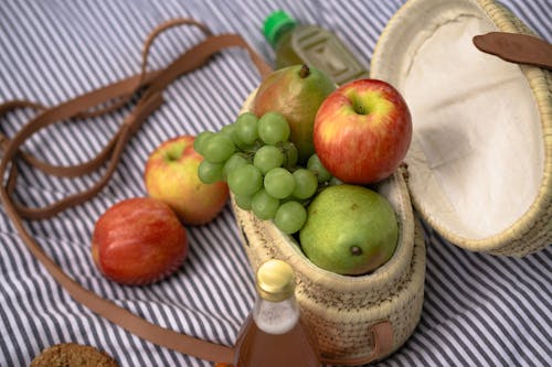 Foto profissional grátis de alimento, cesta, foco seletivo