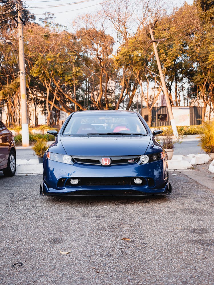 A Blue Honda Civic Si