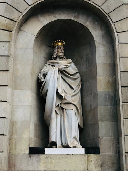 Statue of James I of Aragon 