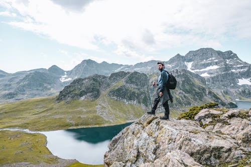 Δωρεάν στοκ φωτογραφιών με rocky mountains, άνδρας, λάτρης της φύσης