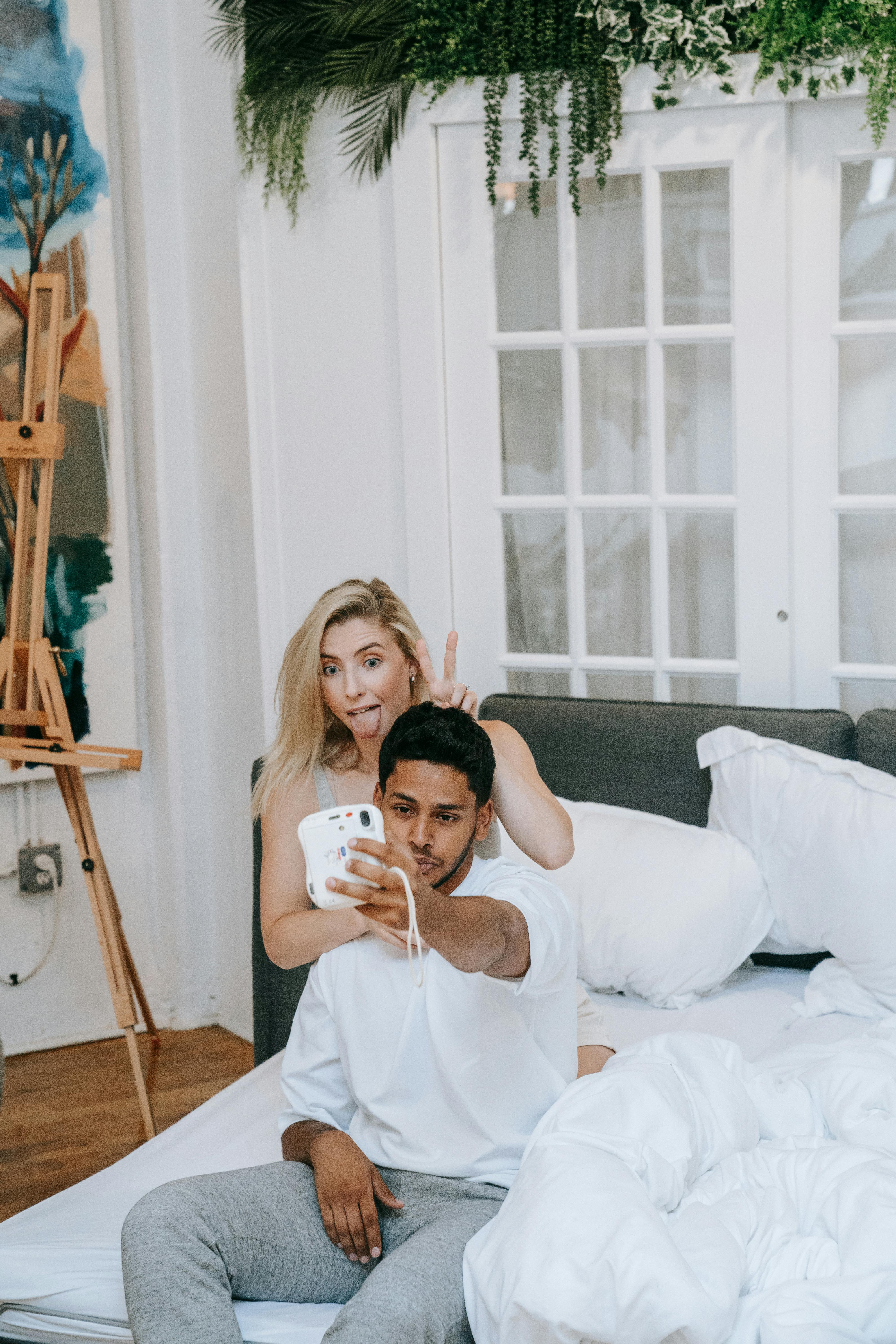 Selfie In Bedroom Male Photos, Download The BEST Free Selfie In Bedroom ...