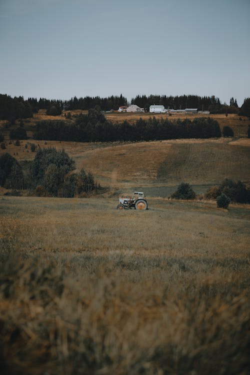Gratis stockfoto met boerderij, landbouw, motorvoertuig