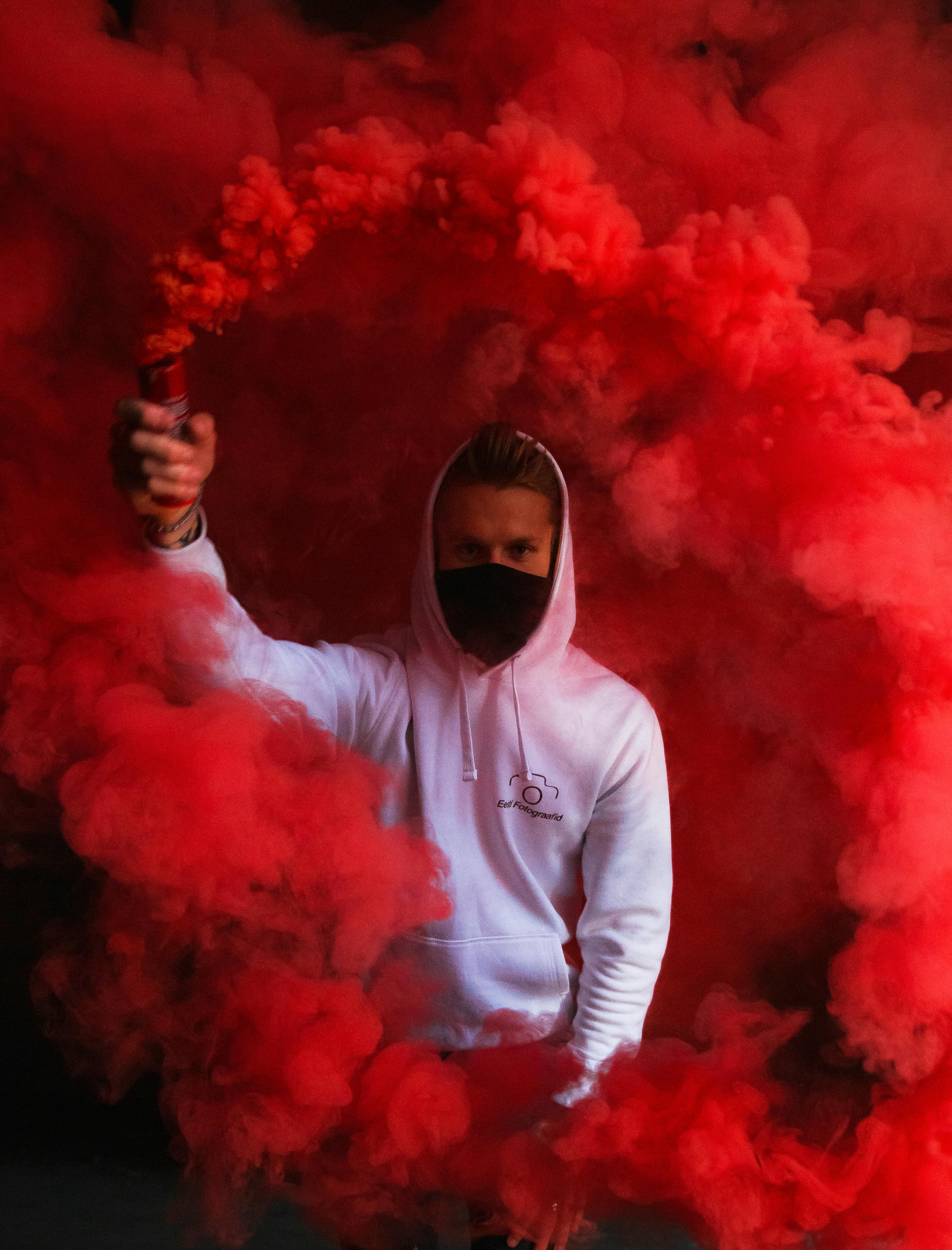 10,000+ Best Smoke Bomb Photos · 100% Free Download · Pexels Stock Photos