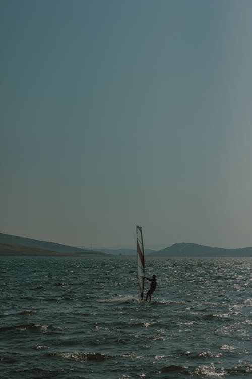 Δωρεάν στοκ φωτογραφιών με windsurfing, άνθρωπος, γνέφω