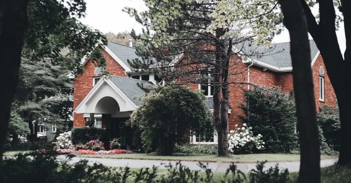 Low density detached houses in a Toronto neighborhood facing density debate