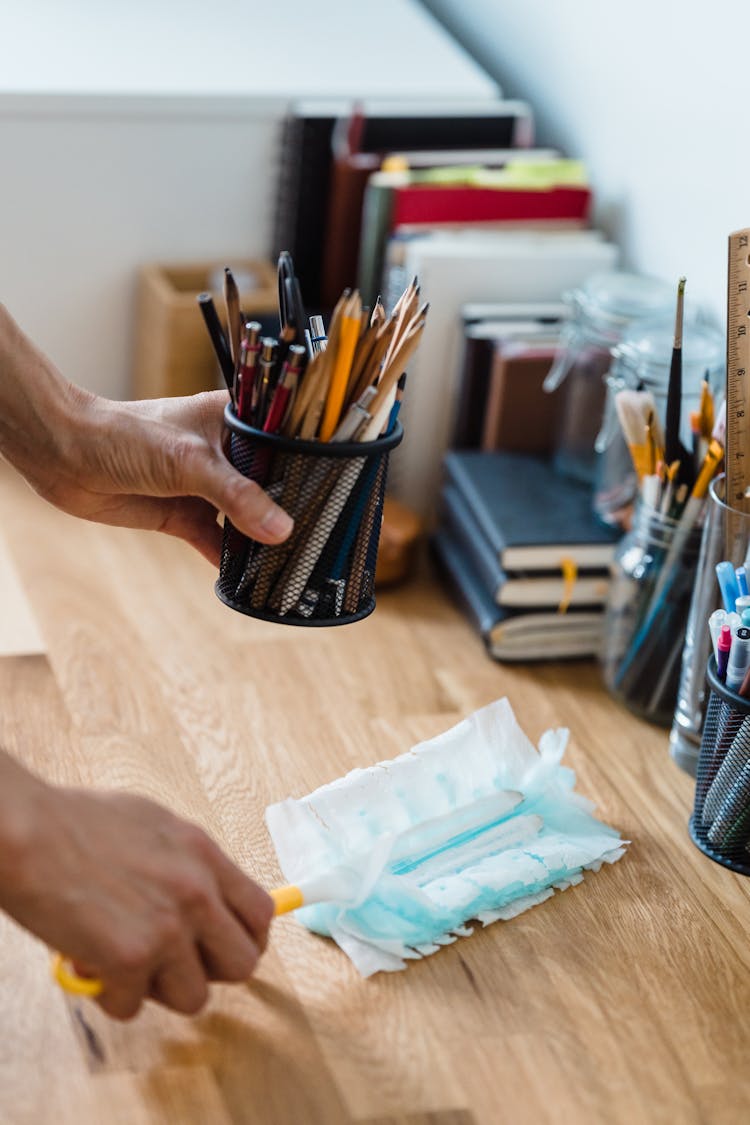 Hand Cleaning Desk