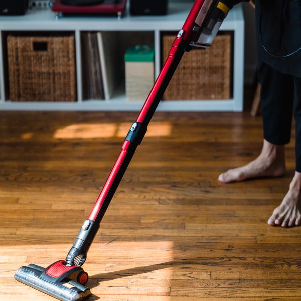 Bagless Upright Vacuum Cleaner