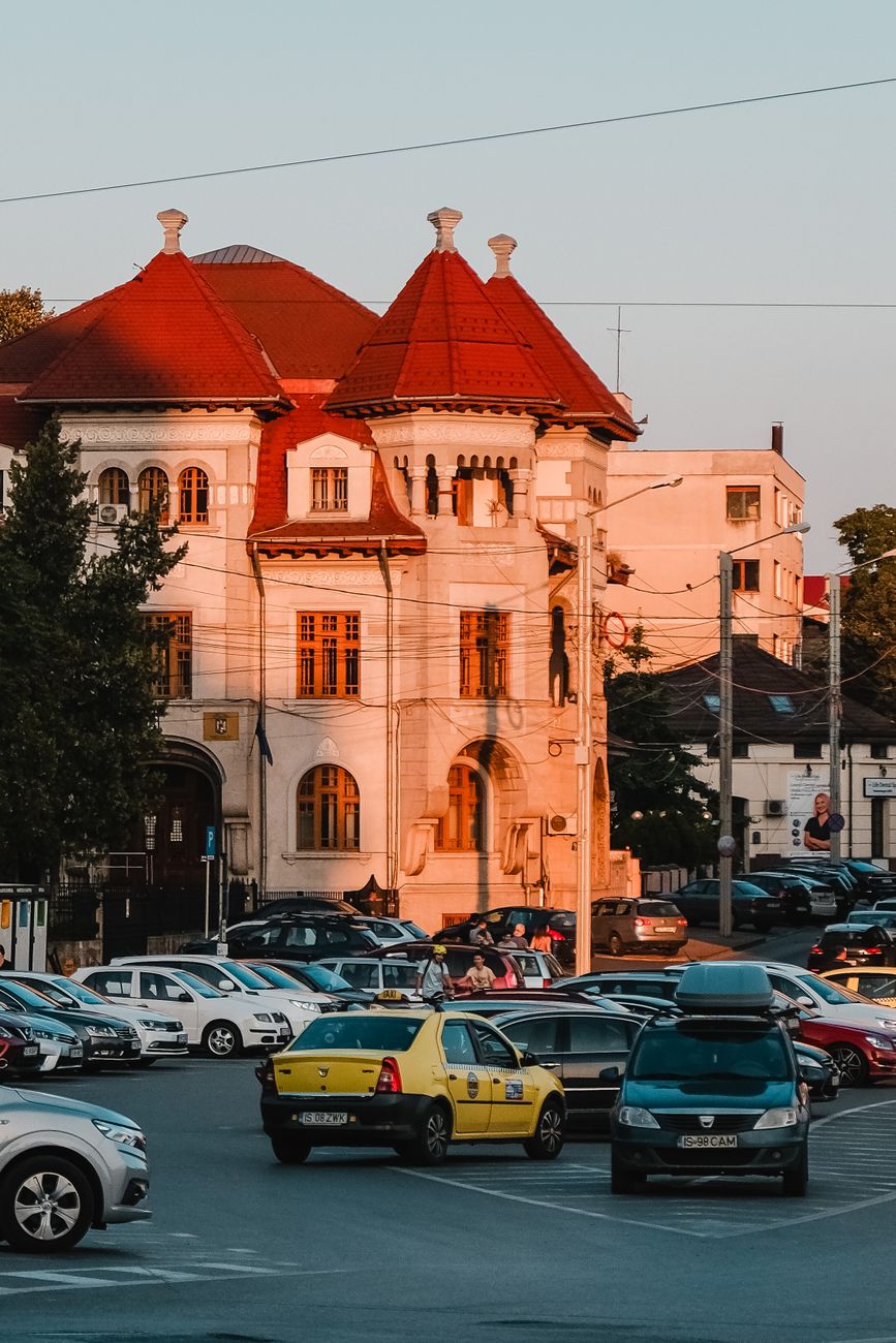 Botoșani lansează Ruta Cultural Turistică „Mihai Eminescu”, o călătorie poetică în orașul natal al poetului Botoșani lansează Ruta Cultural Turistică „Mihai Eminescu”, o călătorie poetică în orașul natal al poetului