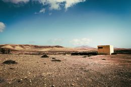 Arid landscape frame by Tom Swinnen on Pexels