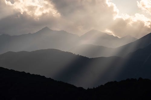 Bezpłatne Darmowe zdjęcie z galerii z chmury, dolina, góry Zdjęcie z galerii