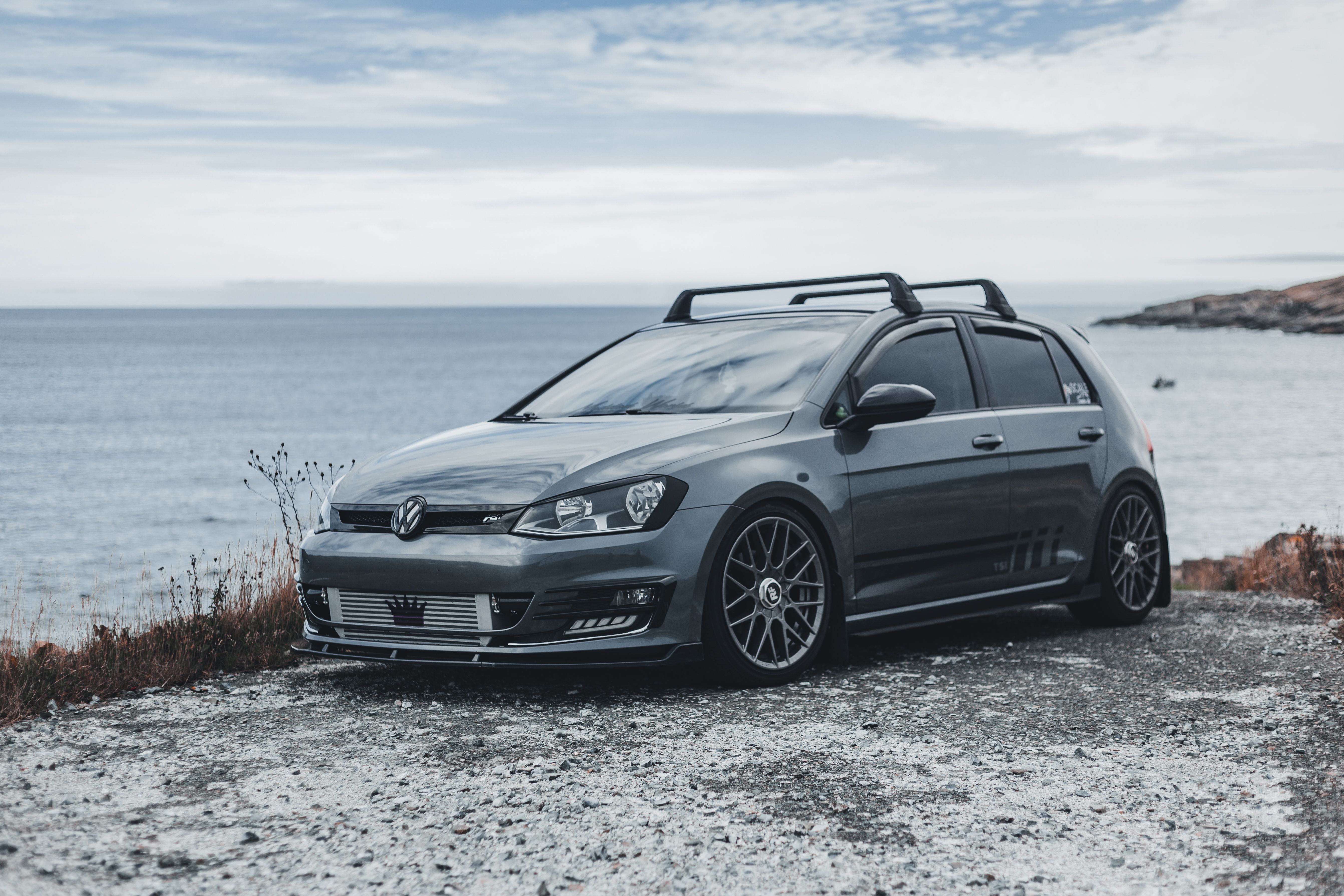 volkswagen polo — Photo by Erik Mclean on Pexels