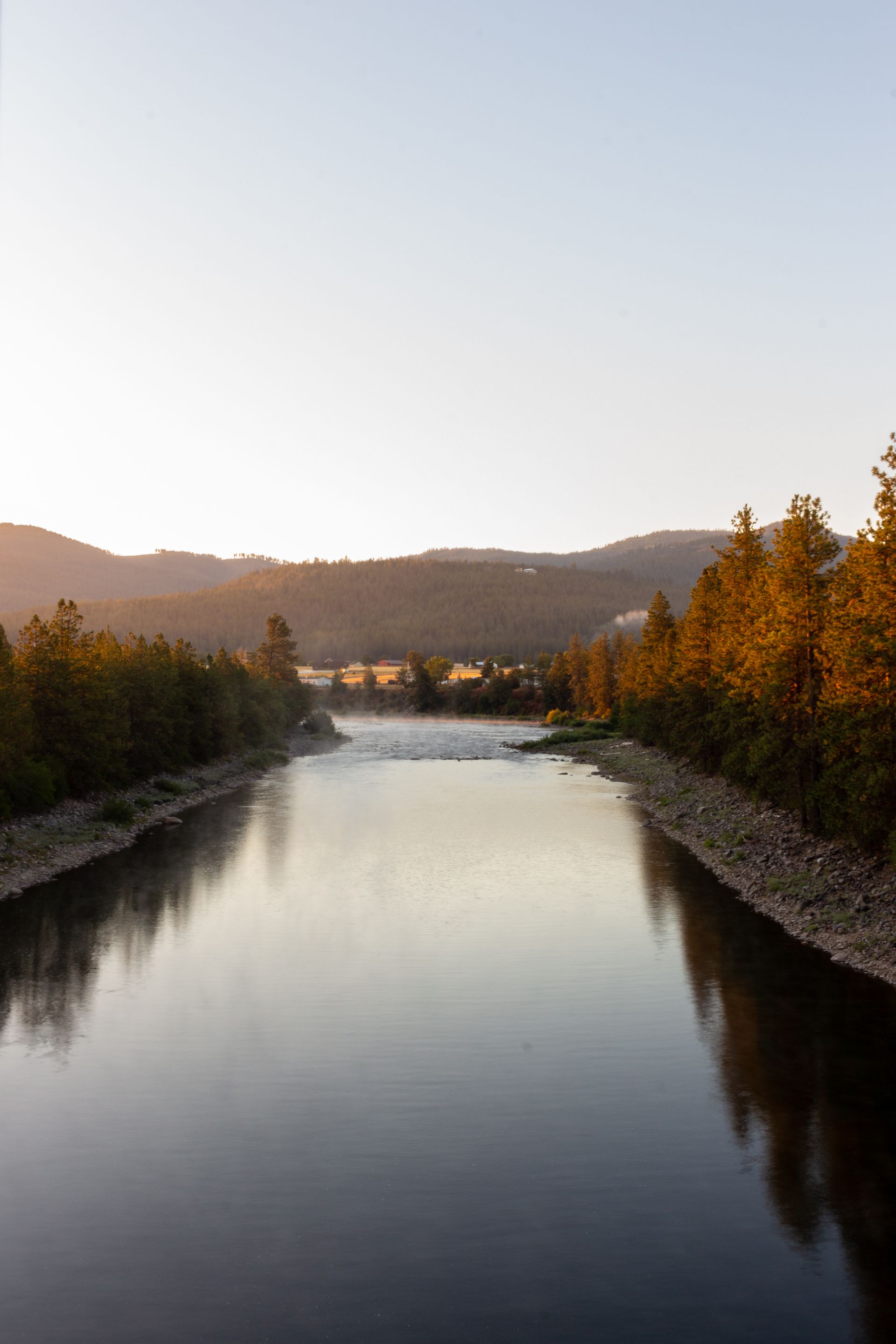 Scenic Idaho river landscape near American Falls