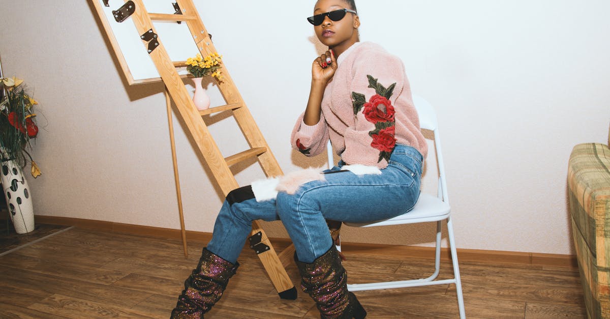 How to cuff jeans with boots