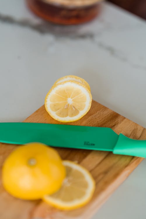 Free Slices of Fresh Lemons Stock Photo