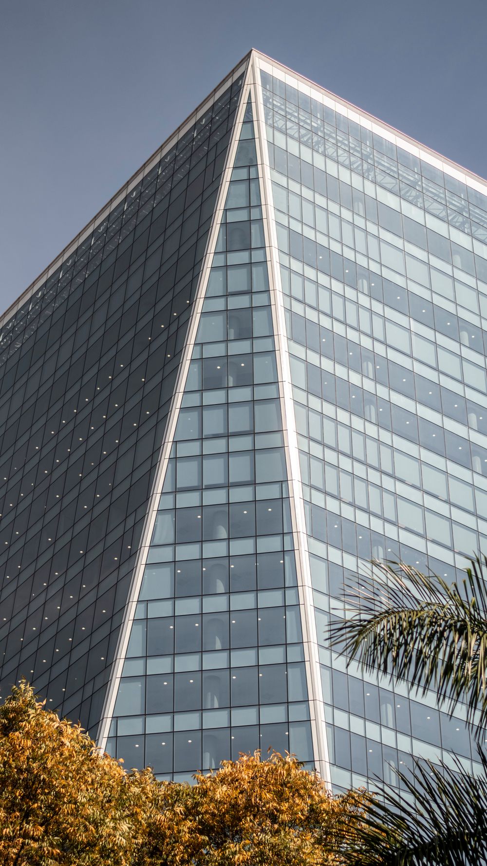 Edifício de escritórios moderno na região da Vila Olímpia, São Paulo
