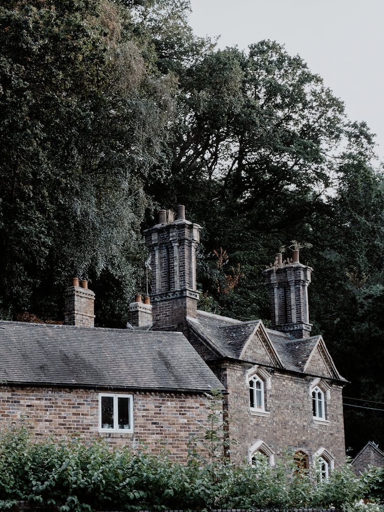 Brick Houses With Chimneys