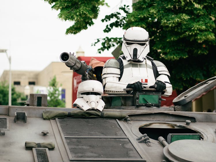 Star Wars Soldiers On Tank