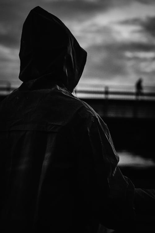 Základová fotografie zdarma na téma černobílý, černý kabát, mikina s kapucí