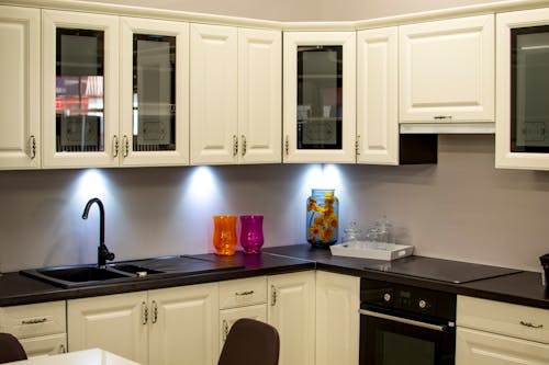 White Kitchen Cabinet