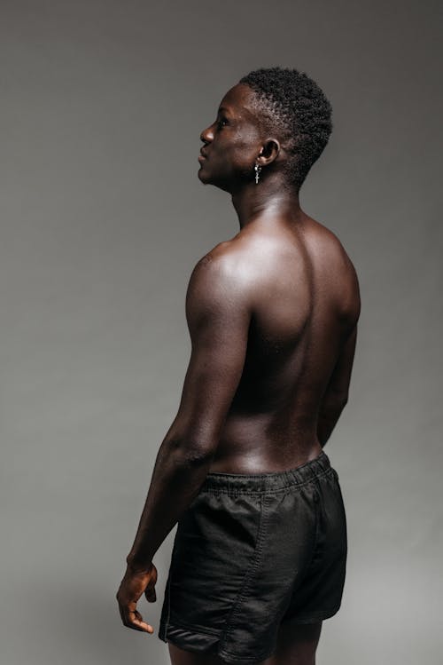 Δωρεάν στοκ φωτογραφιών με ανδρισμός, αφροαμερικανός άντρας, γκρι φόντο