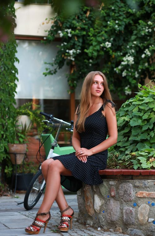 Polka dot day dress for casual spring style