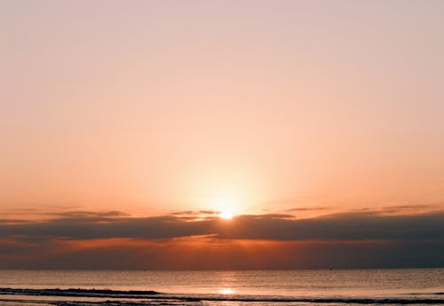 deniz, deniz manzarası, gün batımı içeren Ücretsiz stok fotoğraf