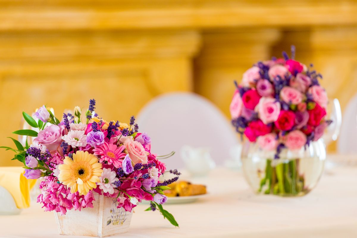 Tischdeko mit frischen Blumen: 7 DIY-Ideen für jeden Anlass — Schritt-für-Schritt-Anleitung