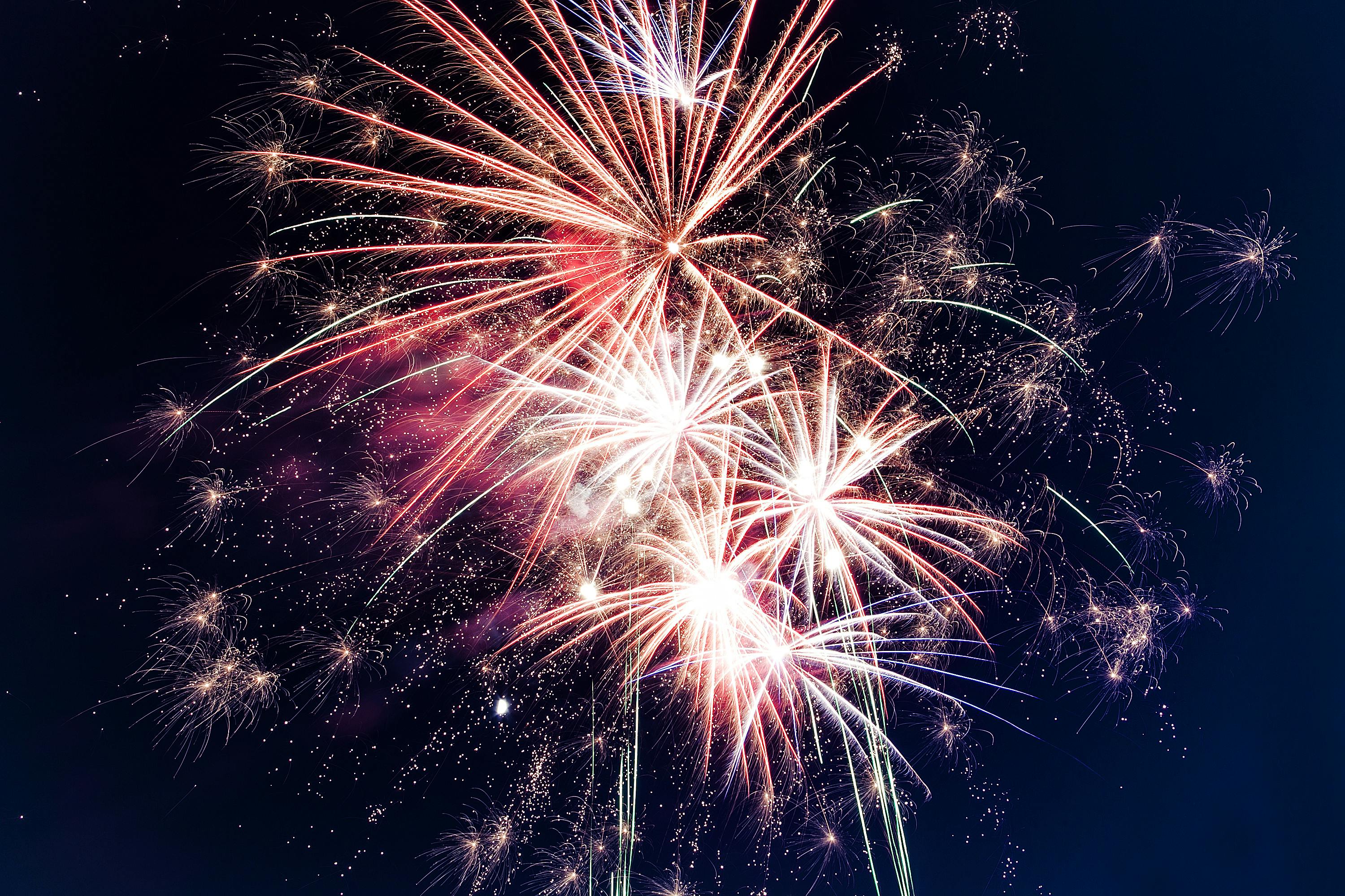 Surprise firework : plus de 7 379 photos de stock libres de droits