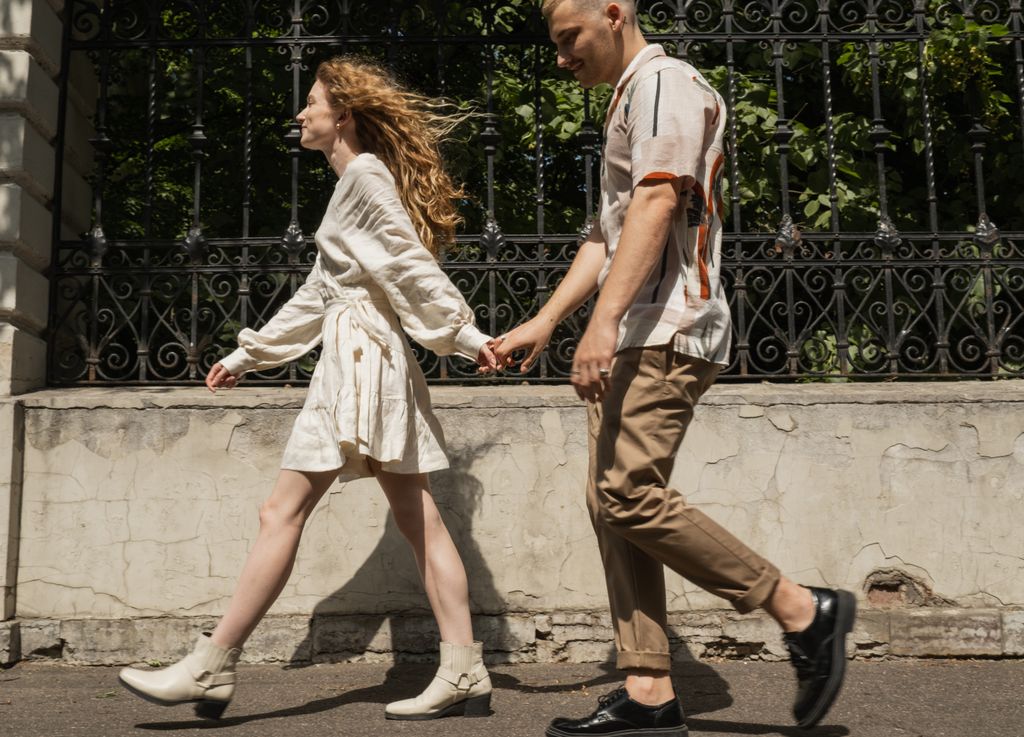 Latin dating website connecting singles across cities