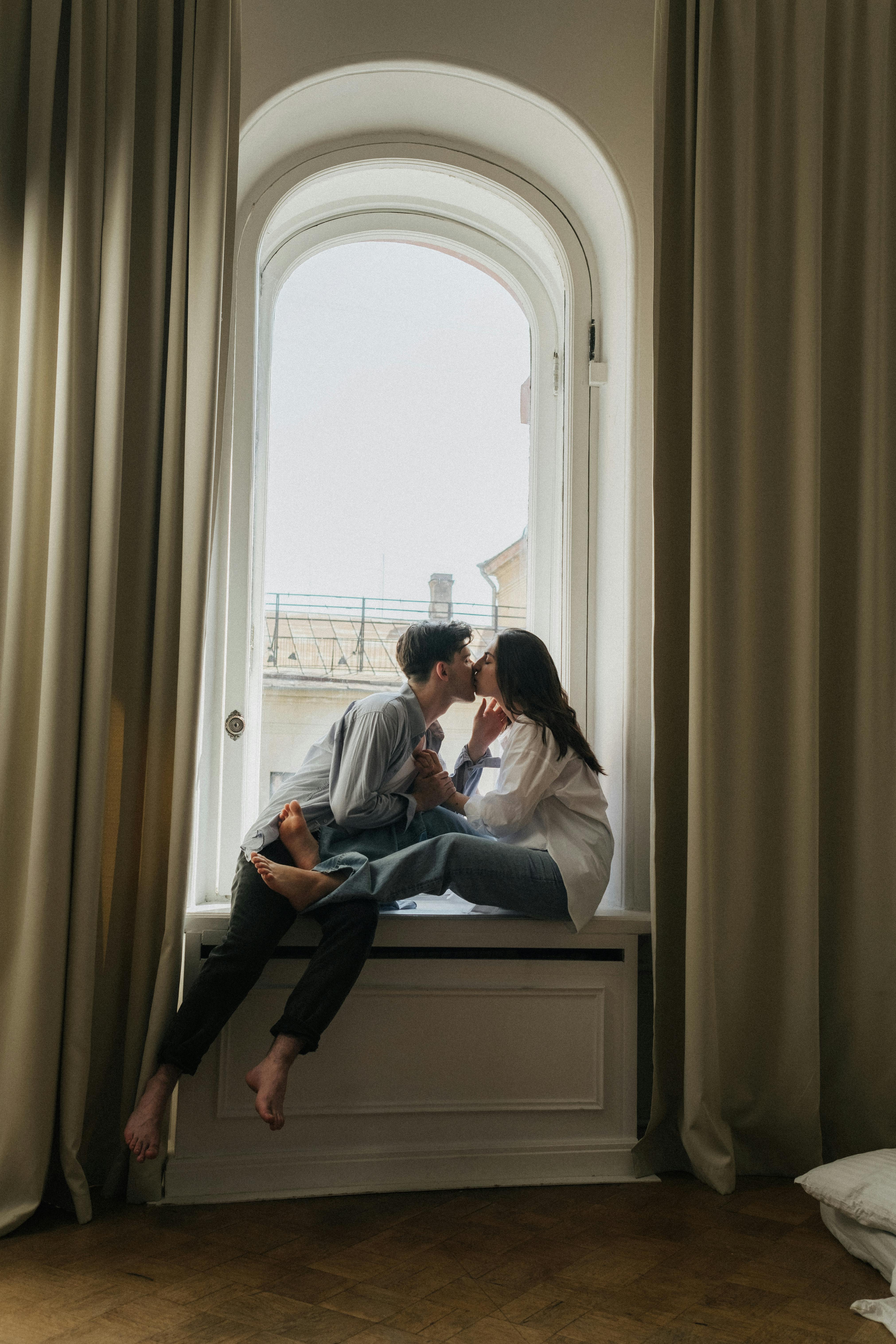 What keeps a man in a relationship?