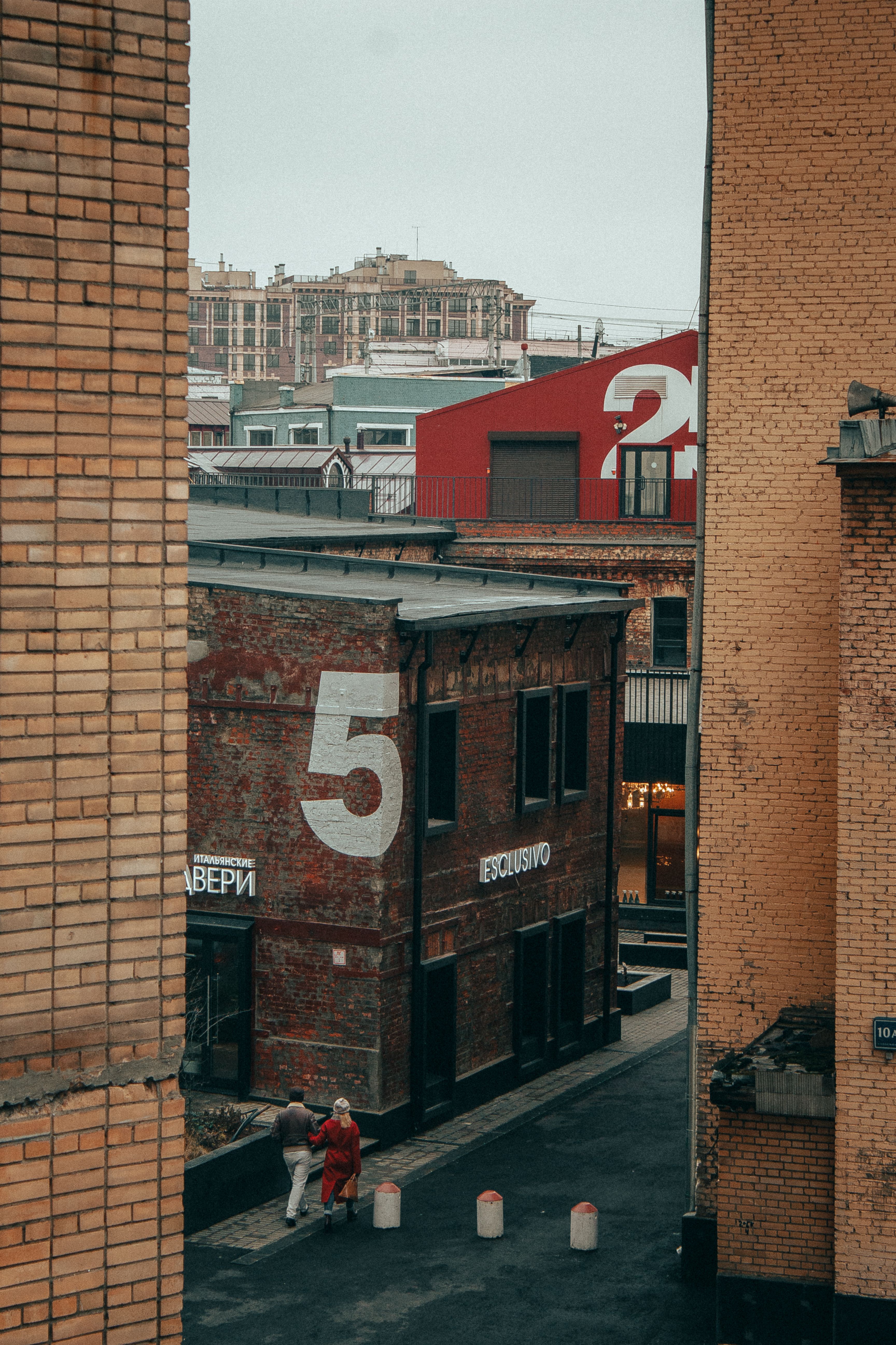 Buildings and Street in City · Free Stock Photo
