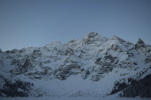 Berge Mit Schnee Gefüllt