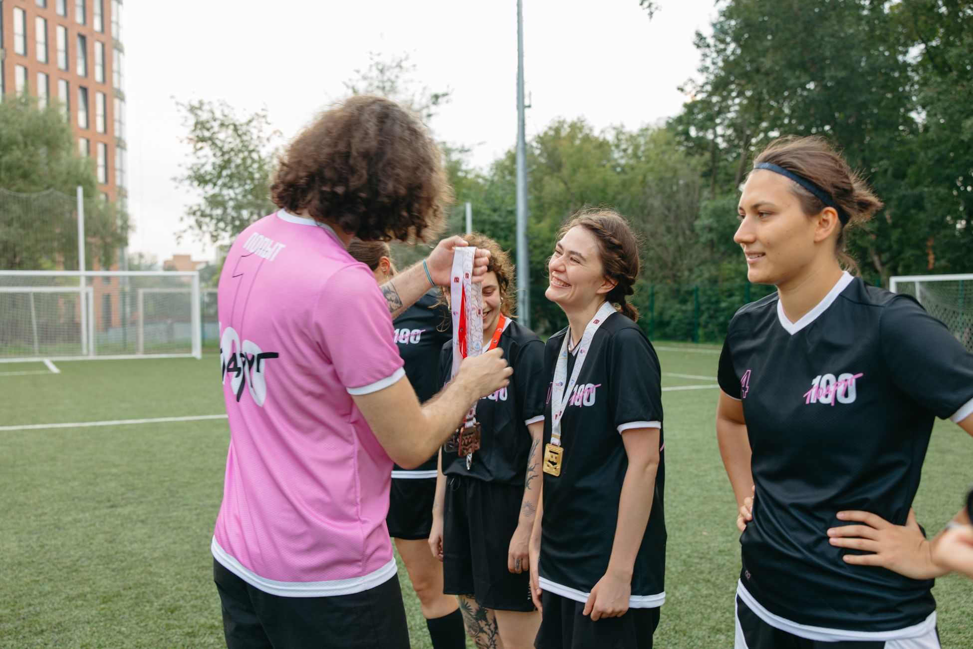 Doutsen Leijenaar en Meike Huistra Nederlands kampioen meerkamp