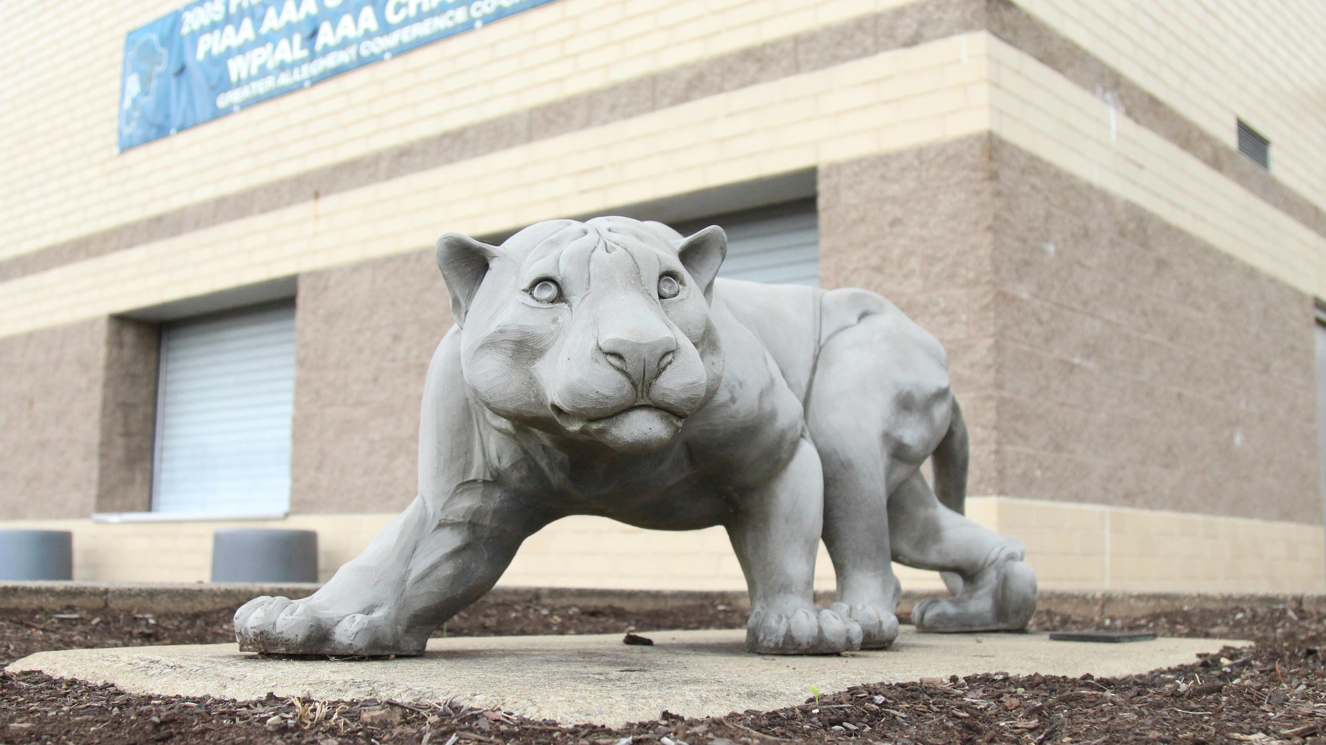 giant panther statue