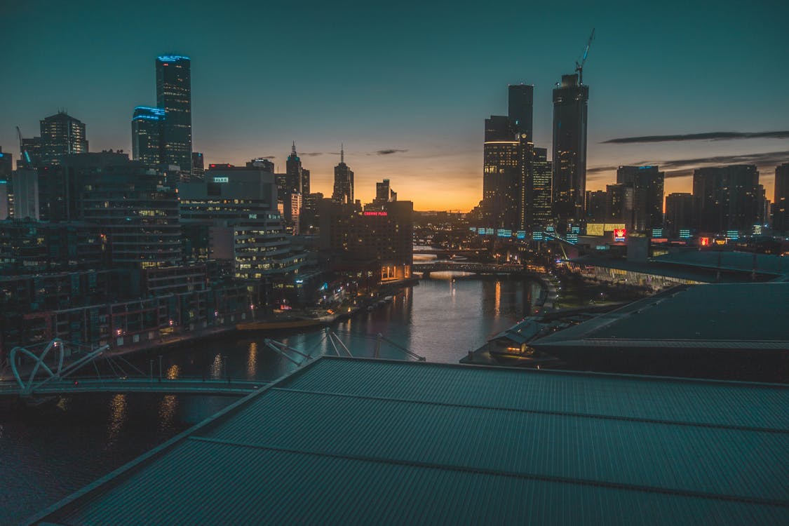 Edifici Della Città Durante Il Tramonto