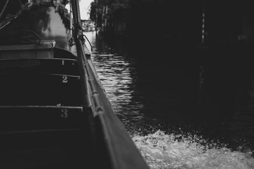 Безкоштовне стокове фото на тему «катання на човнах, палуба човна, пором»