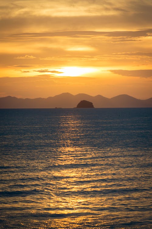Δωρεάν στοκ φωτογραφιών με Ανατολή ηλίου, αυγή, γαλαζια θαλασσα